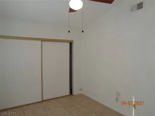 Photo #6: 2284759 Listing 