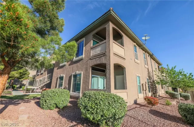 MLS: 2284766 Condo For Sale