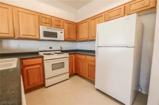 Photo #5: 2284766 Listing