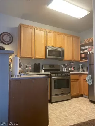 Photo #2: 2284792 Listing 