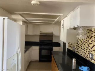 Photo #3: 2284797 Listing