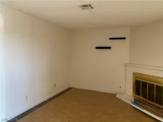 Photo #4: 2284797 Listing