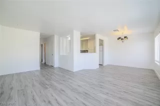 Photo #1: 2284842 Listing 