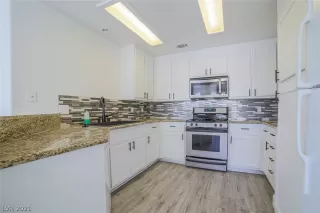 Photo #5: 2284842 Listing 