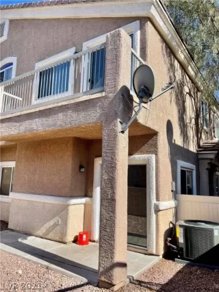 Photo #3: 2284851 Listing 