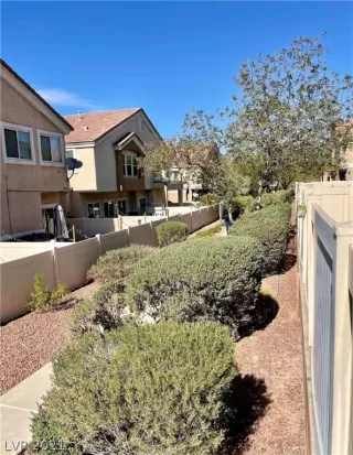 Photo #5: 2284851 Listing 