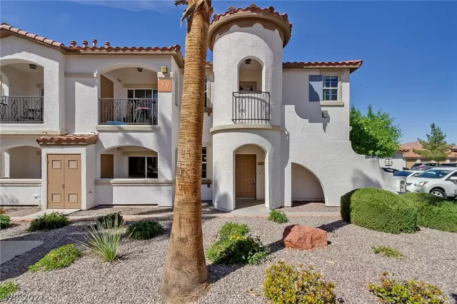 MLS: 2284867 Condo For Sale