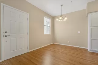 Photo #2: 2284867 Listing