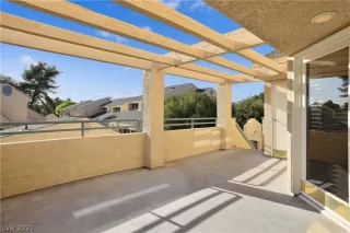 Photo #5: 2284885 Listing 
