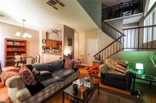 Photo #4: 2284894 Listing