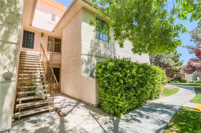 MLS: 2284935 Condo For Sale