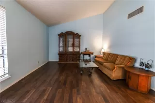 Photo #2: 2284960 Listing 