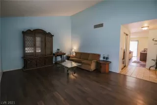 Photo #4: 2284960 Listing 