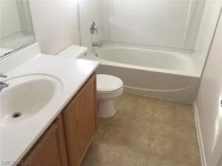 Photo #2: 2284974 Listing 