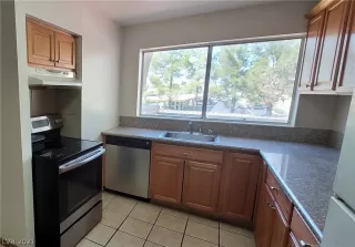 Photo #4: 2284976 Listing