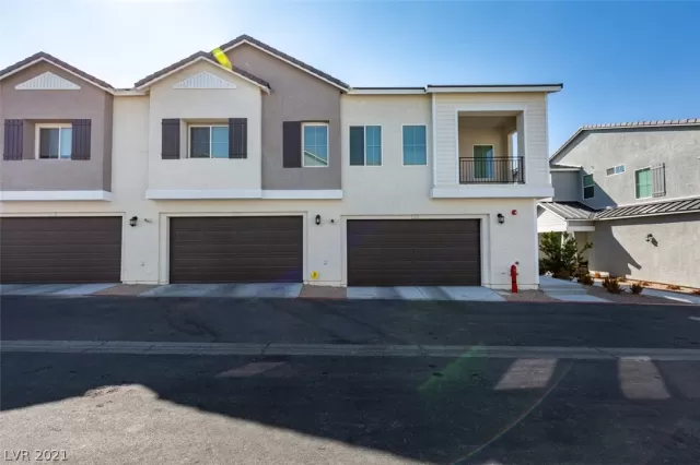 MLS: 2284981 Condo For Sale