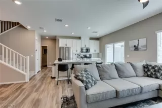 Photo #3: 2284981 Listing 