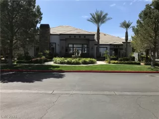 Photo #1: 2284995 Listing