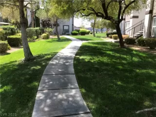 Photo #4: 2284995 Listing