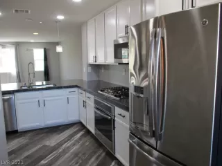 Photo #4: 2285009 Listing 