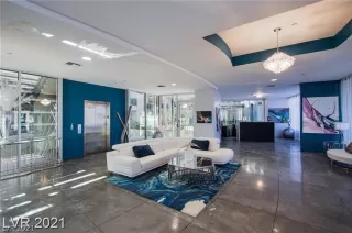 Photo #1: 2285032 Listing