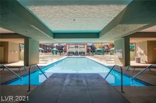 Photo #5: 2285032 Listing