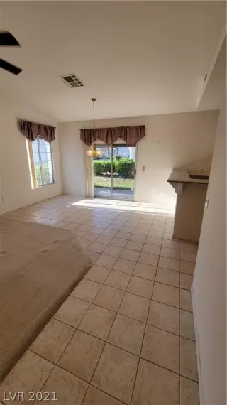 Photo #2: 2285043 Listing