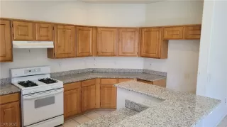 Photo #5: 2285043 Listing