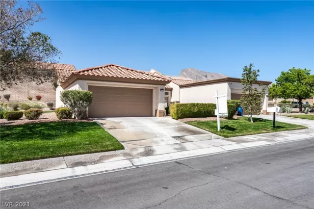 MLS: 2285067 Condo For Sale