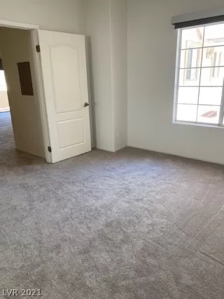 Photo #5: 2285142 Listing