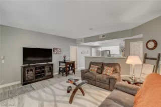 Photo #6: 2285147 Listing