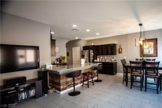 Photo #2: 2285148 Listing
