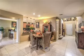 Photo #5: 2285180 Listing 