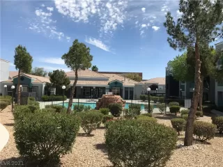 Photo #3: 2285210 Listing