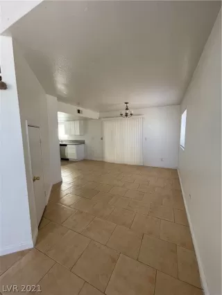 Photo #2: 2285214 Listing