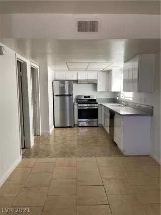 Photo #3: 2285214 Listing