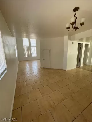 Photo #5: 2285214 Listing