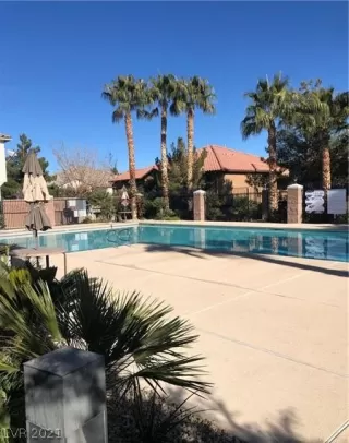 Photo #1: 2285299 Listing