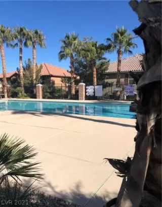 Photo #2: 2285299 Listing