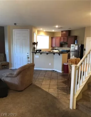 Photo #5: 2285299 Listing