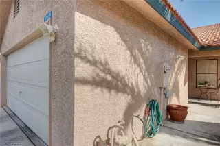 Photo #1: 2285308 Listing