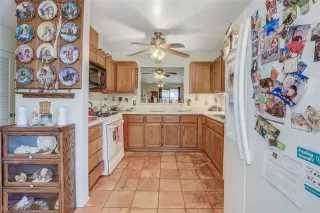 Photo #6: 2285308 Listing