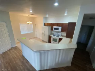 Photo #5: 2285314 Listing 
