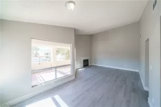 Photo #5: 2285316 Listing