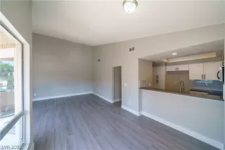 Photo #6: 2285316 Listing