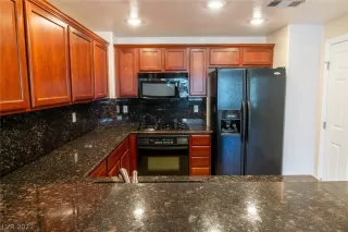 Photo #5: 2285321 Listing 