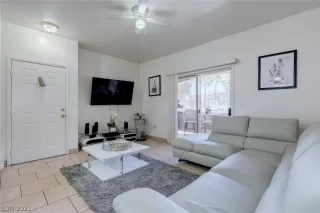 Photo #2: 2285324 Listing