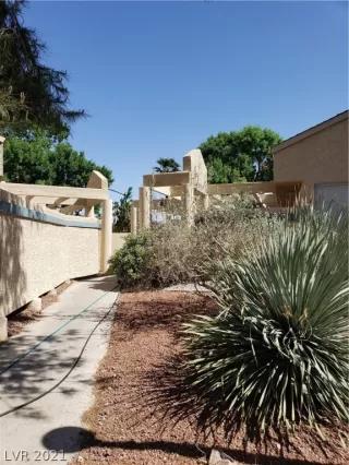 Photo #2: 2285356 Listing