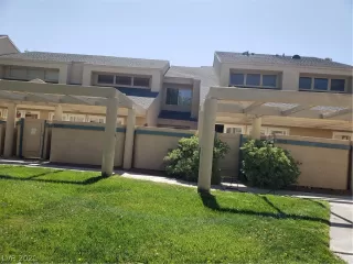 Photo #4: 2285356 Listing