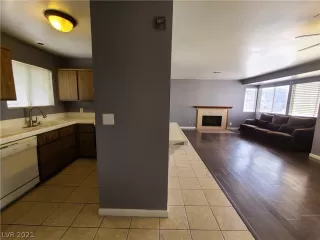 Photo #2: 2285375 Listing